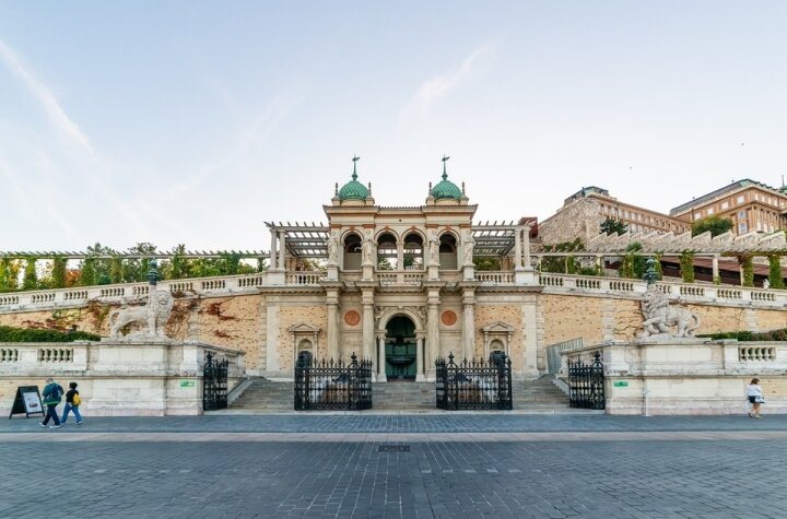 Castle Bazaar